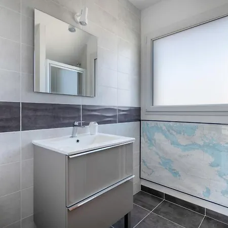 Maison Et Piscine Pour 6 A מלון