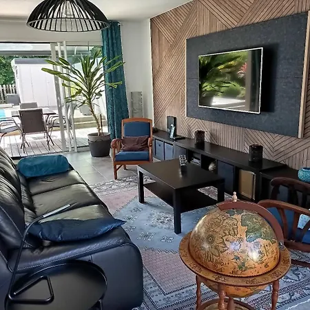Maison Et Piscine Pour 6 A