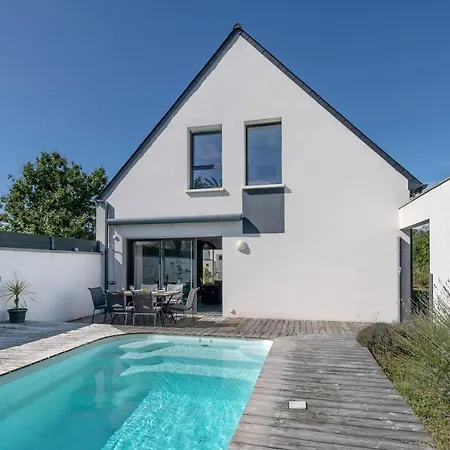 Maison Et Piscine Pour 6 A Отель 4*