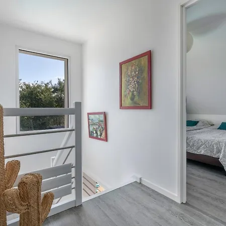 Maison Et Piscine Pour 6 A Отель 4*